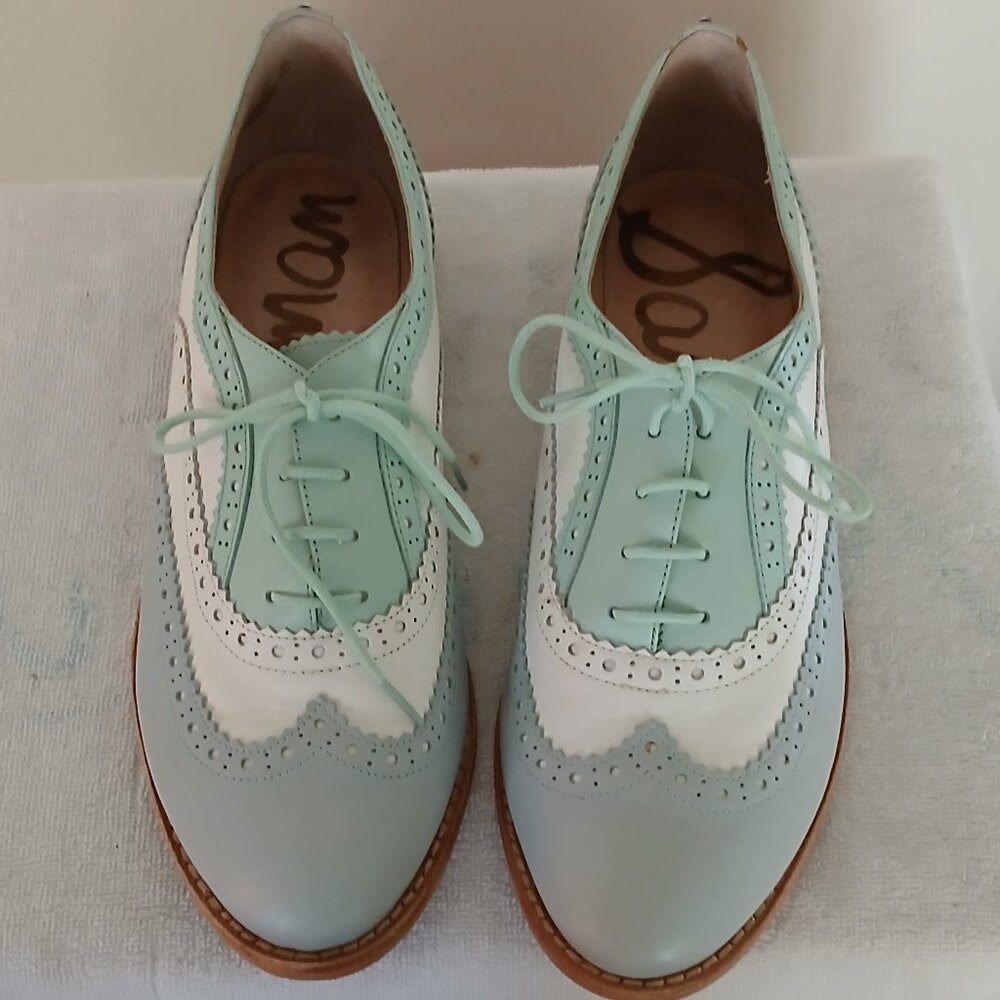SAM EDELMAN LACE-UP SHOES